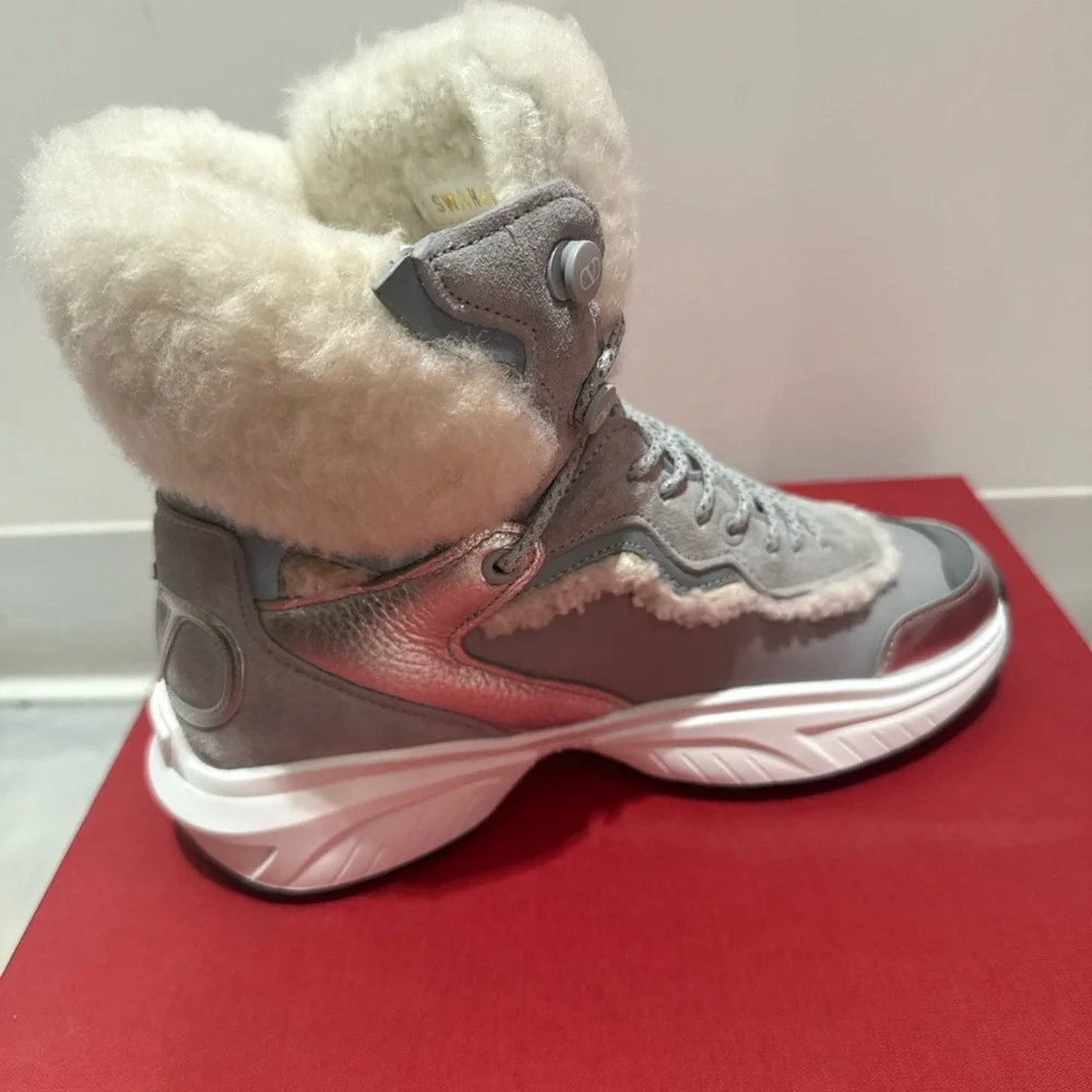 Valentino Garavani Women's Gray and Cream Winter Boots - Picture 4 of 6